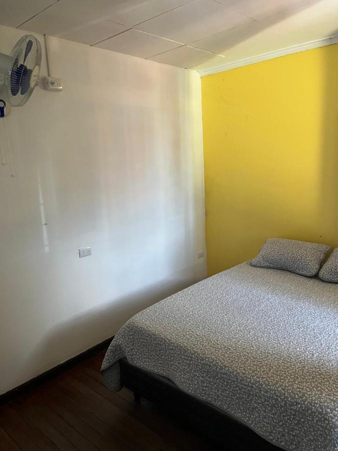 El Parque Bed And Breakfast 阿拉胡埃拉 外观 照片